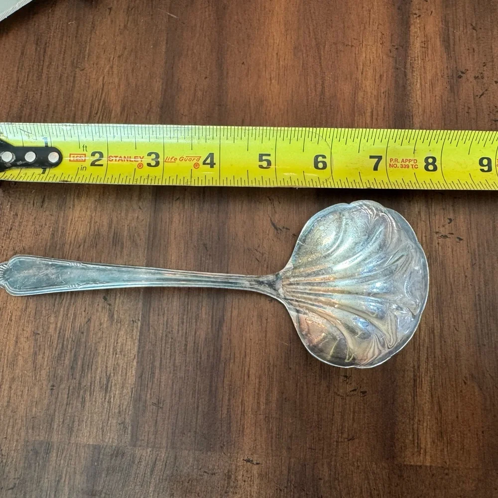 🥄✨‎ Vintage WM Rogers Silverplate Ladle – 7.5” Ornate Shell Design ✨🥄